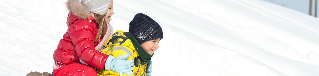 Erlebnis Urlaub mit Schneeschuhtouren im Winter für Familien mit Kindern